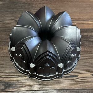 Nordic Ware 10 Cup Cathedral Bundt Pan